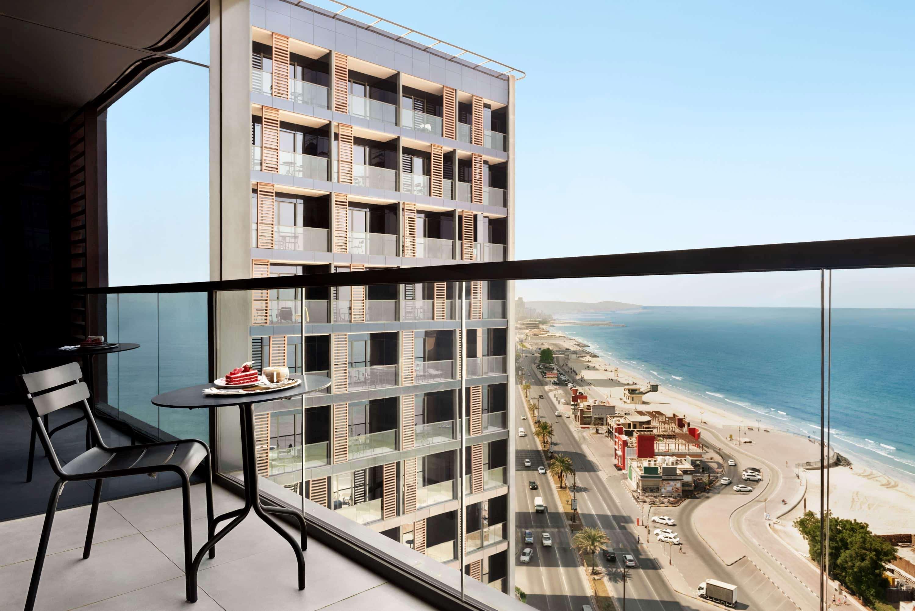 Hotel Wyndham Garden Ajman Corniche Exterior foto